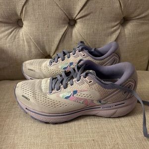 Brooks Ghost Women’s running shoes
